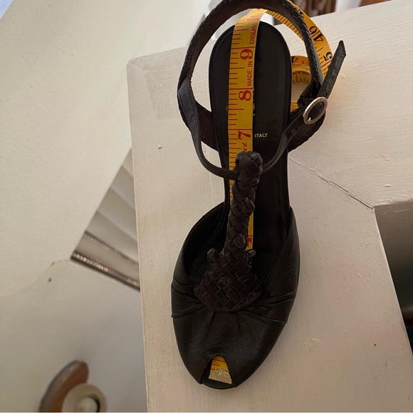 Rare Vintage FENDI Spy Sandals Beautiful Peep Toe with T Strap - Picture 13 of 16